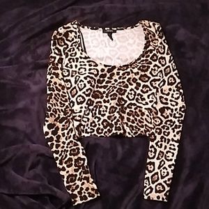 Cheeta print ling sleeve croptop